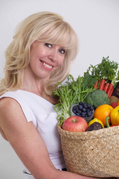 Erica_Angyal_顔2013-682x1024